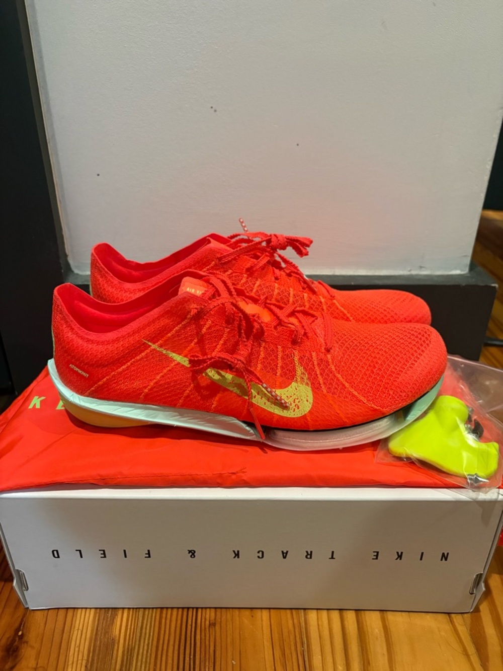 Nike Air Zoom Victory 2 Men’s Track & Field Spikes Crimson Lime FD8411-600